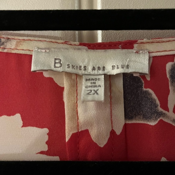 Skies Are Blue Poppy & Cream Floral Blouse, size 2X - Picture 3 of 6